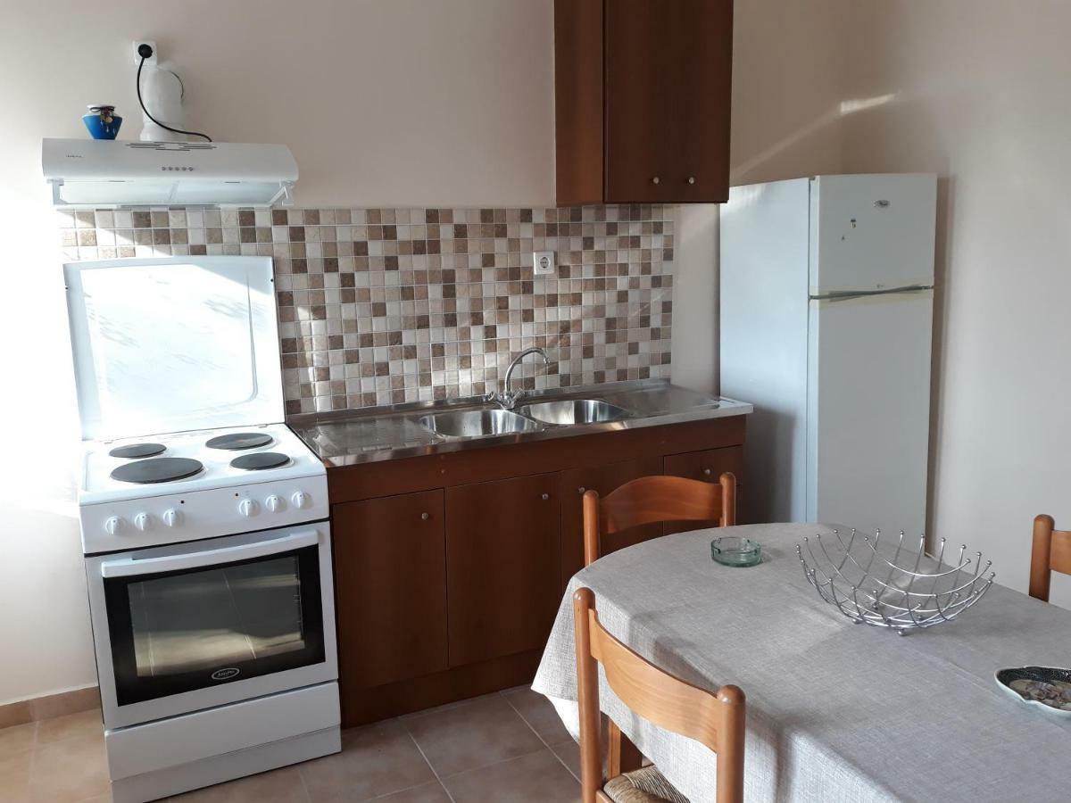 Maria Guesthouse Кинион Экстерьер фото